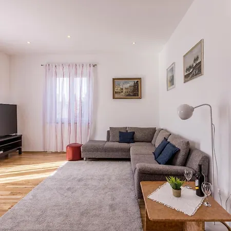 Ferula, 3 Bedroom Near Bacvice Spalato