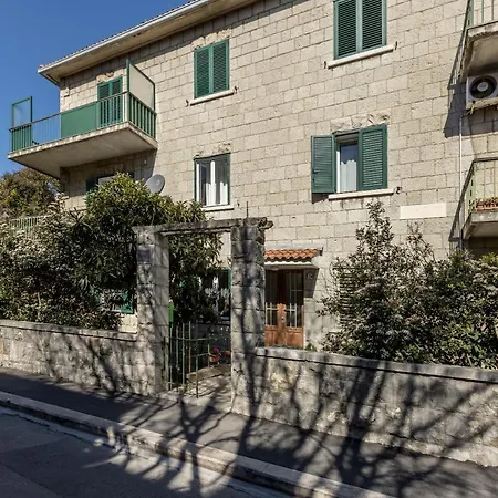 Appartamento Ferula, 3 Bedroom Near Bacvice